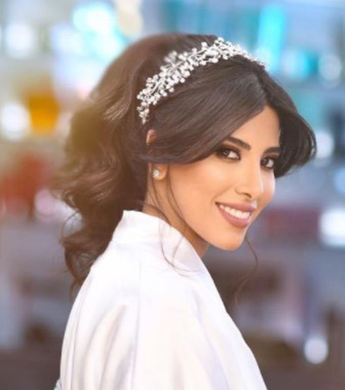 تسريحات شعر طويل للاعراس