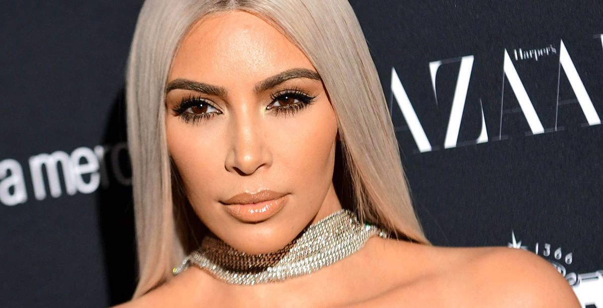 كيم كارداشيان تعلن عن ولادة ابنتها