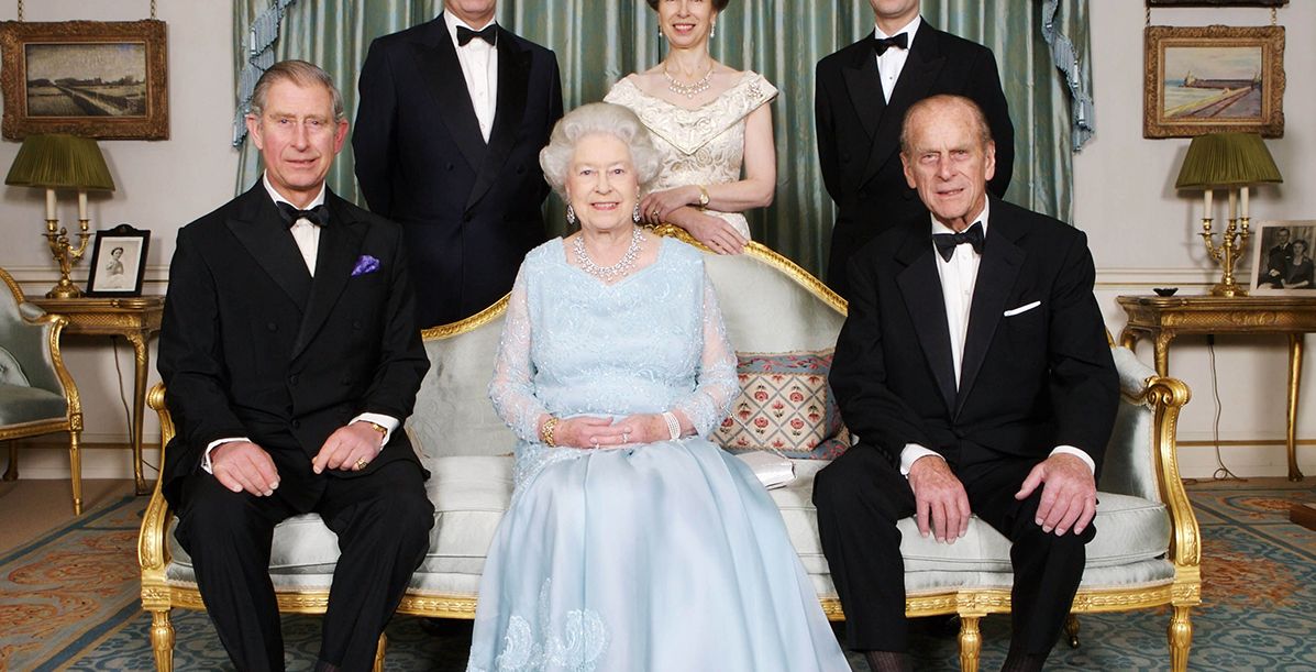 خبراء لغة الجسد يكشفون علاقة الملكة إليزابيث مع أولادها الأربعة