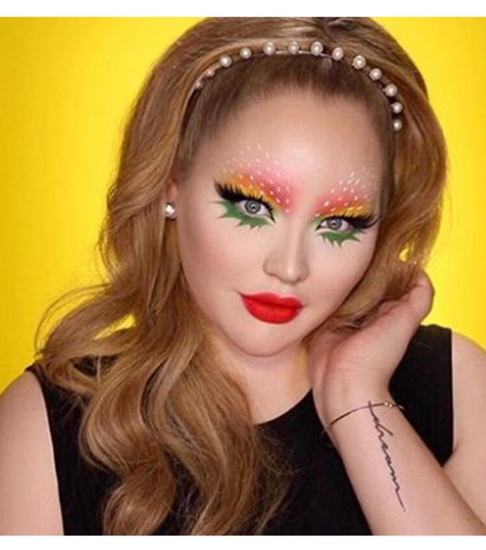 مكياج مضحك
