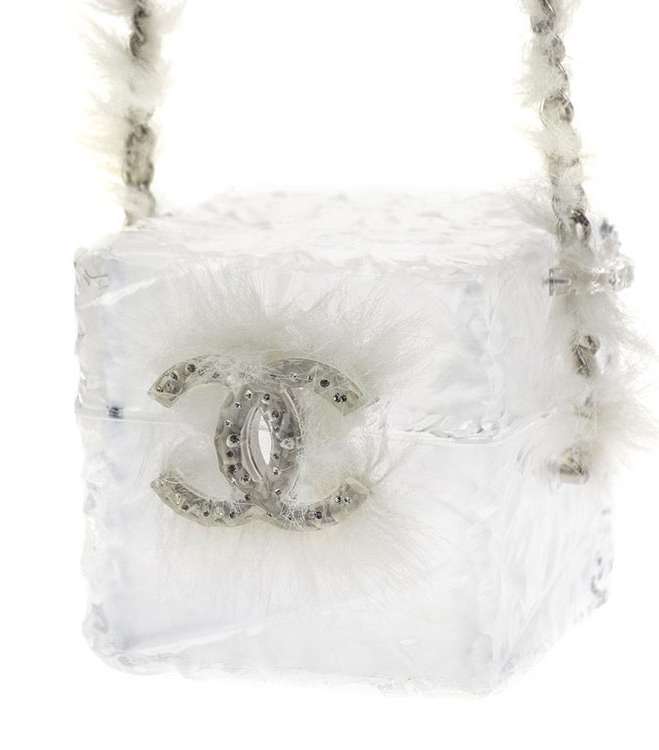 حقيبة CHANEL تعكس لوح من الثلج من مجموعة خريف وشتاء 2010