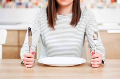3 أسباب غير مباشرة تزيدك وزناً من دون أن تبالغي في تناول الطعام