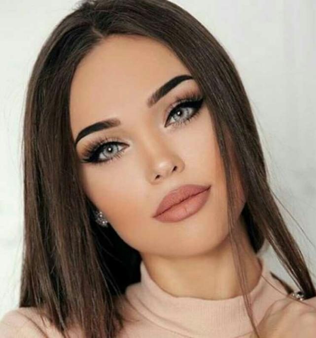 مكياج لحمي فخم وخفيف بالصور والخطوات