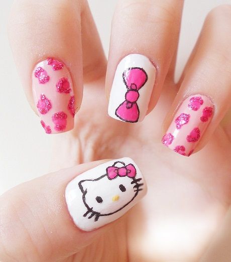 مناكير لشخصيّة Hello Kitty