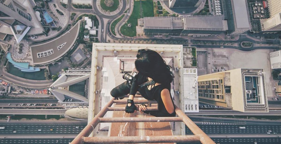 قصة المدونة جومانة جولي التي تجول بين ناطحات دبي لالتقاط الصور!