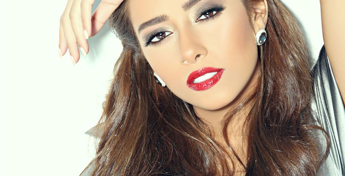 لماذا نشرت بلقيس صورة لها بالفستان الأبيض والطرحة؟