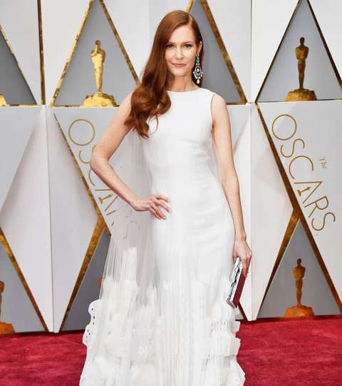 Darby Stanchfield بفستان من جورج شقرا في حفل الاوسكار