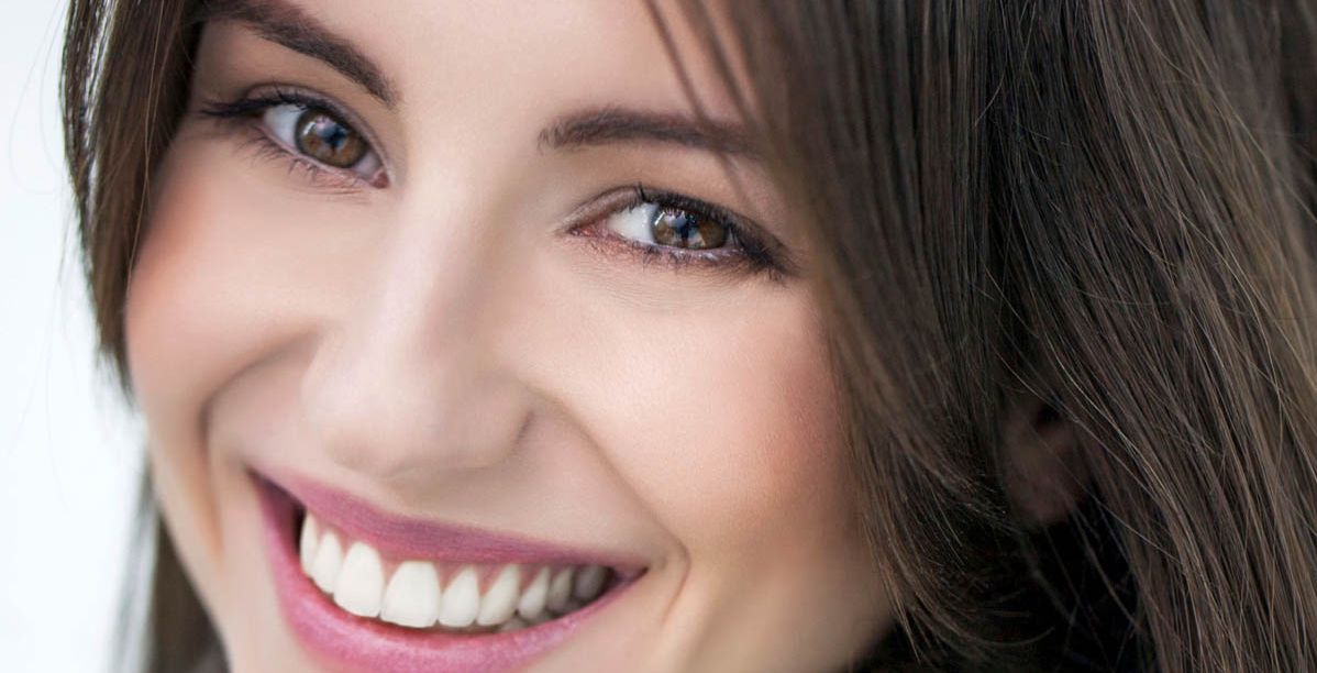 كيف تبدين جميلة من دون ماكياج؟ 