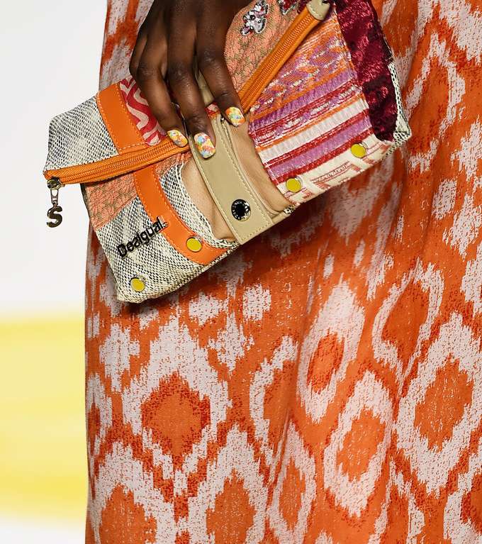 Desigual والأظافر الملونة 
