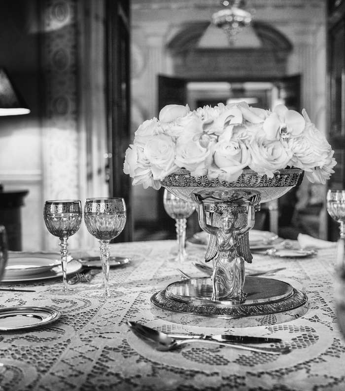 صور من كتاب Versace الجديد الذي تطلقه دوناتيلا مؤخرا