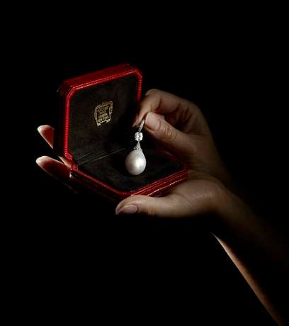 اللّؤلؤة الملكيّة من مجموعة مجوهرات Cartier الرائعة