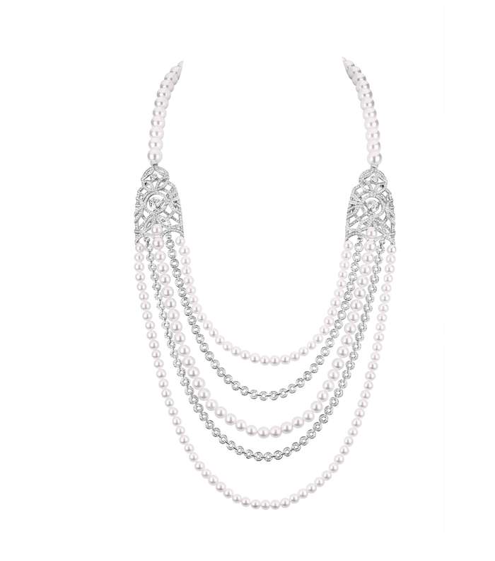 عقد ماسي رائع من CHANEL