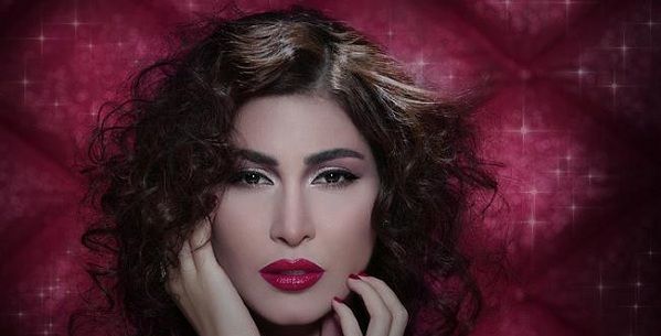 ماكياج يارا بالحواجب الكثيفة