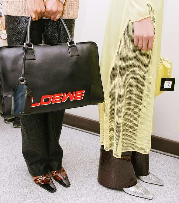 اليك شنطة لويفي Loewe لصيف 2016 من وراء الكواليس