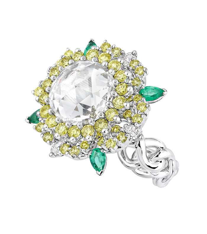 خاتم ماسي رائع بحجر اخضر من Dior a versailles 2018