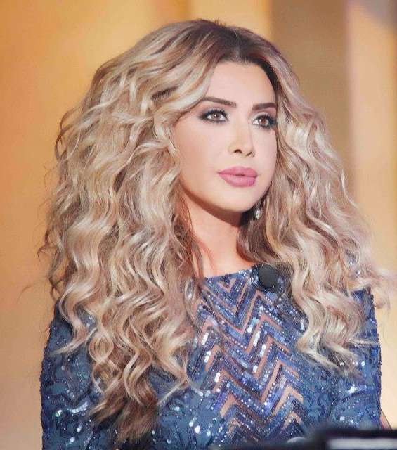الشعر البلاتين بالحجم الكبير