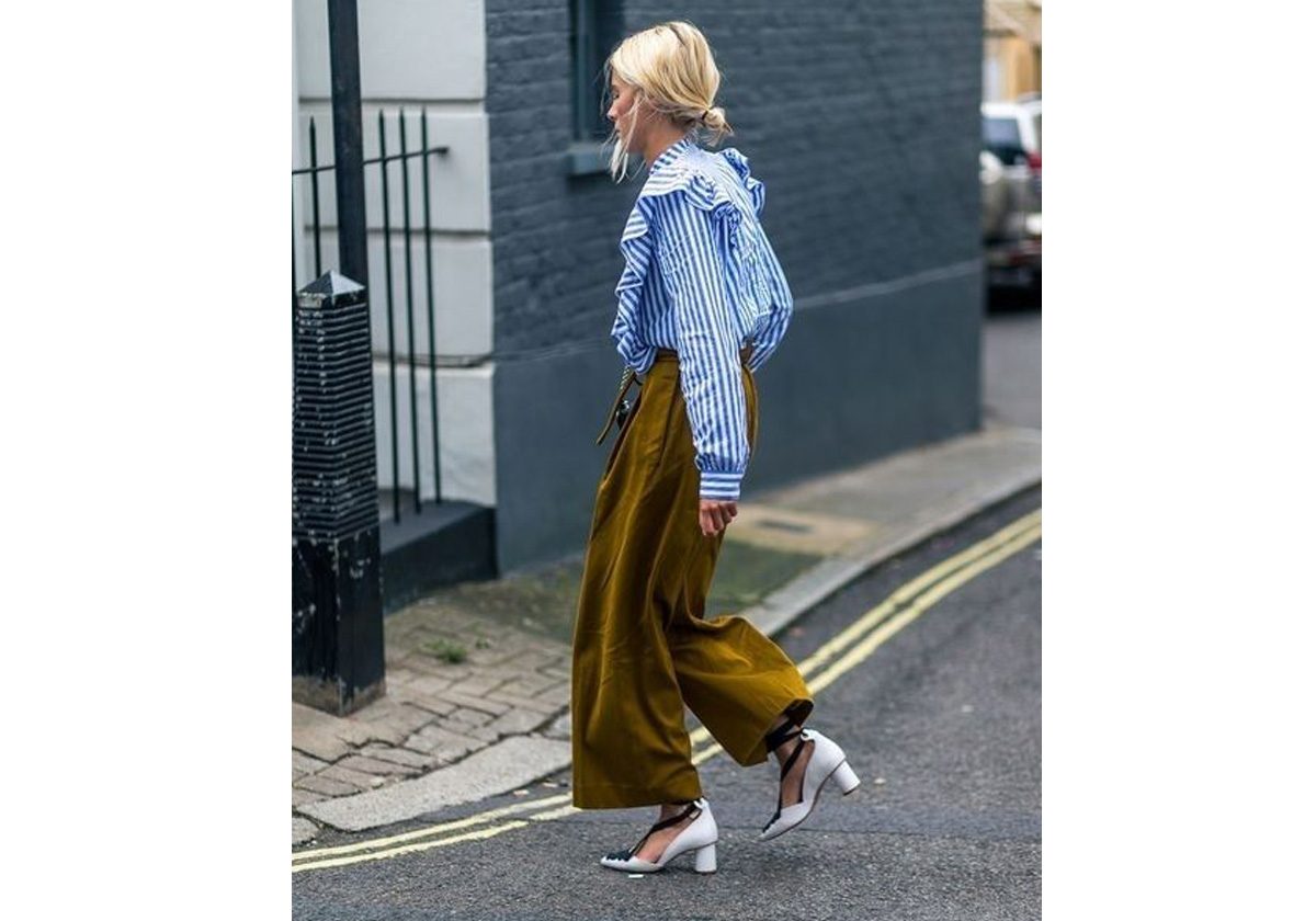 السروال الواسع مع القميص الفضفاض لاطلالة العمل هذا الصيف