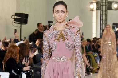 مجموعة إيلي صعب الراقية لربيع وصيف 2020