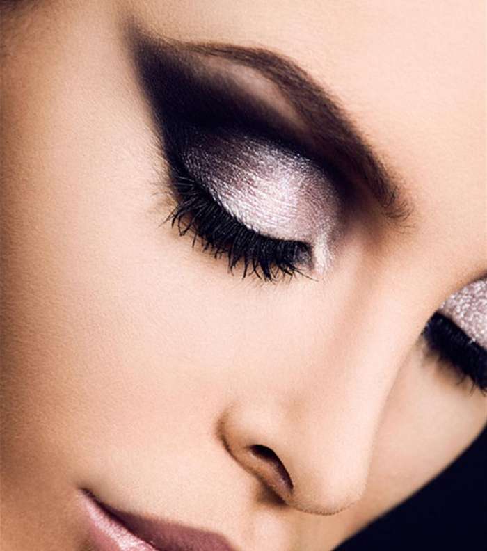 تألّقي بمكياج قويّ للعيون