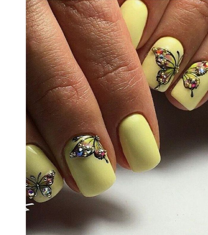 رسم على الاظافر