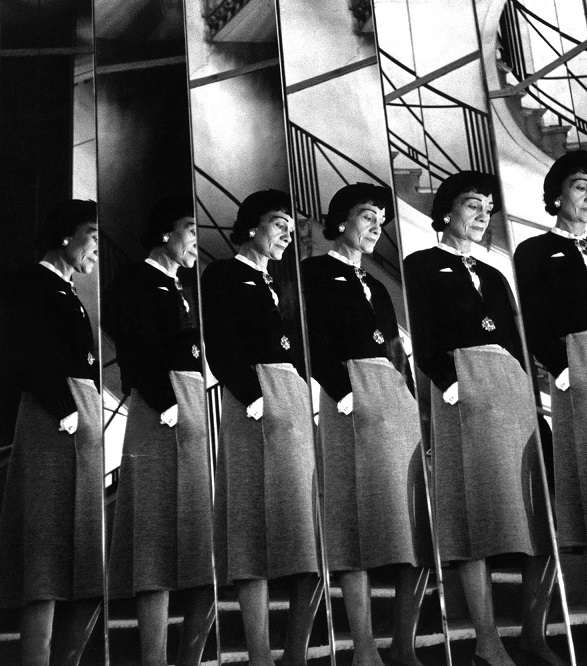 صورة لكوكو شانيل سنة 1954