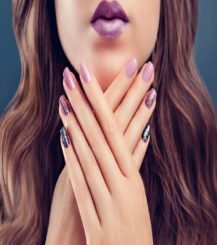 صور اجمل طلاء اظافر بنفسجي