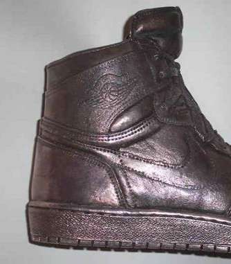 حذاء من ماركة Air Jordan Silver Shoes ب 60 ألف دولار