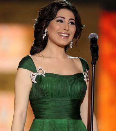 يارا في إحدى حفلاتها