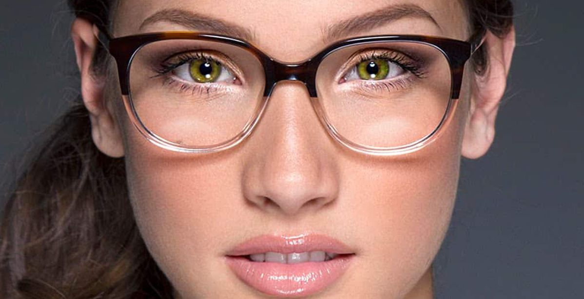 خطوات مكياج مناسبة لصاحبات النظارات الطبية