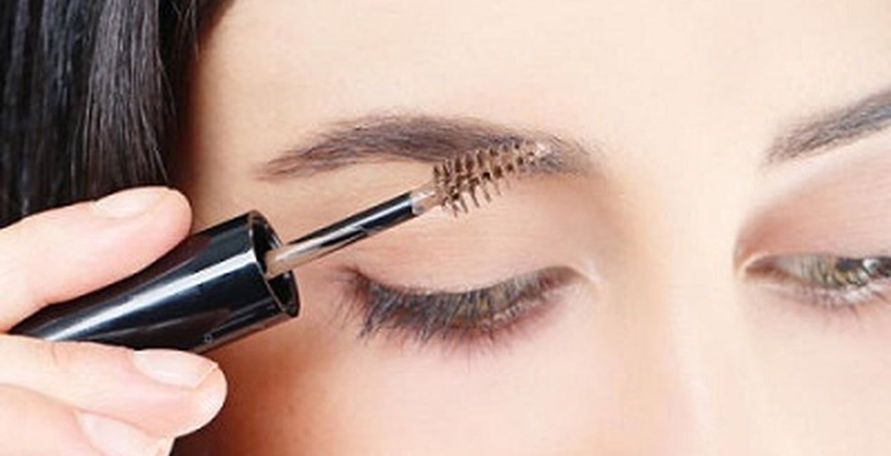 طريقة رسم الحواجب بالجل