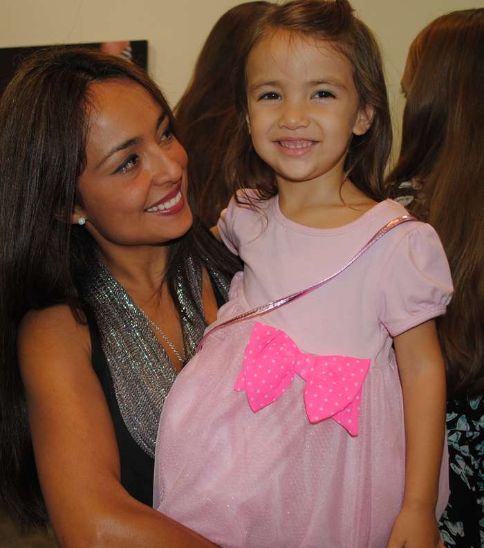 طفلة كانت من أشد الحضور جاذبية