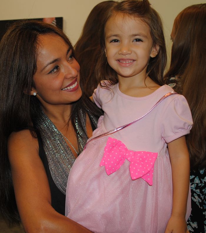 طفلة كانت من أشد الحضور جاذبية