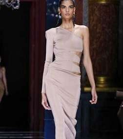 الرقي والأناقة مع  مجموعة Balmain لصيف 2016