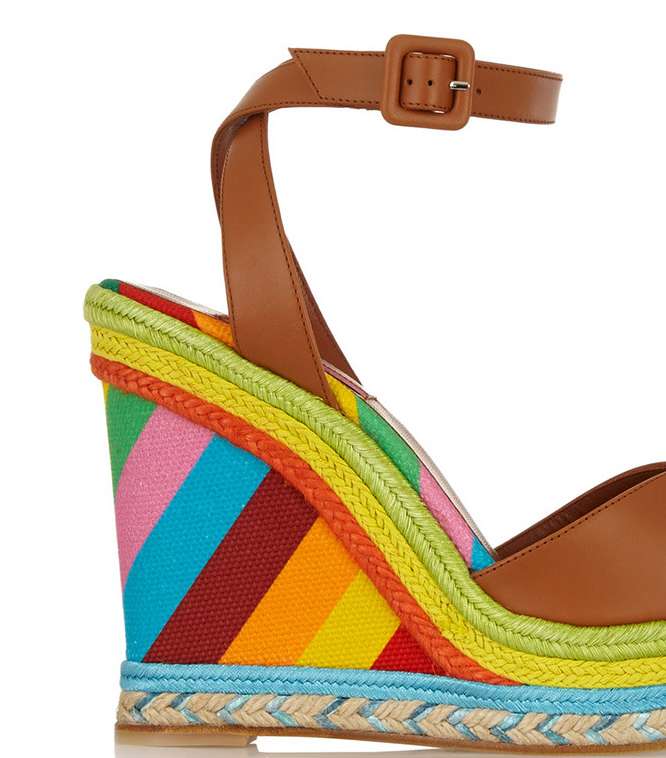 حذاء الـ Wedge من توقيع فالينتينو من مجموعة Rainbow