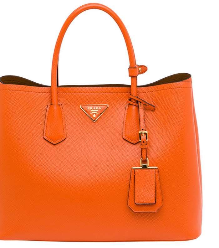 من أجمل موديلات الحقائب لصيف 2014، حقيبة برادا Saffiano، فاختاريها بألوان النيون
