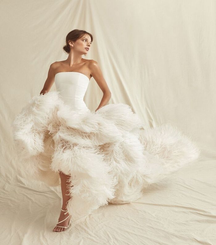 صور اجمل موضة فساتين زفاف 2021