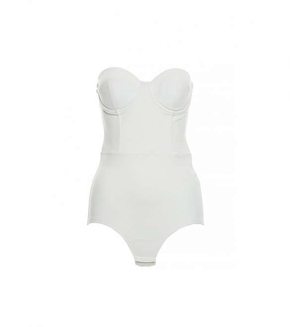 اختاري الـ Bodysuit بقصّة عارية على الأكتاف