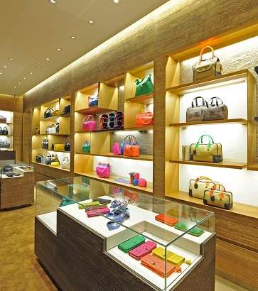 إعادة إفتتاح متجر لويفي في الرياض