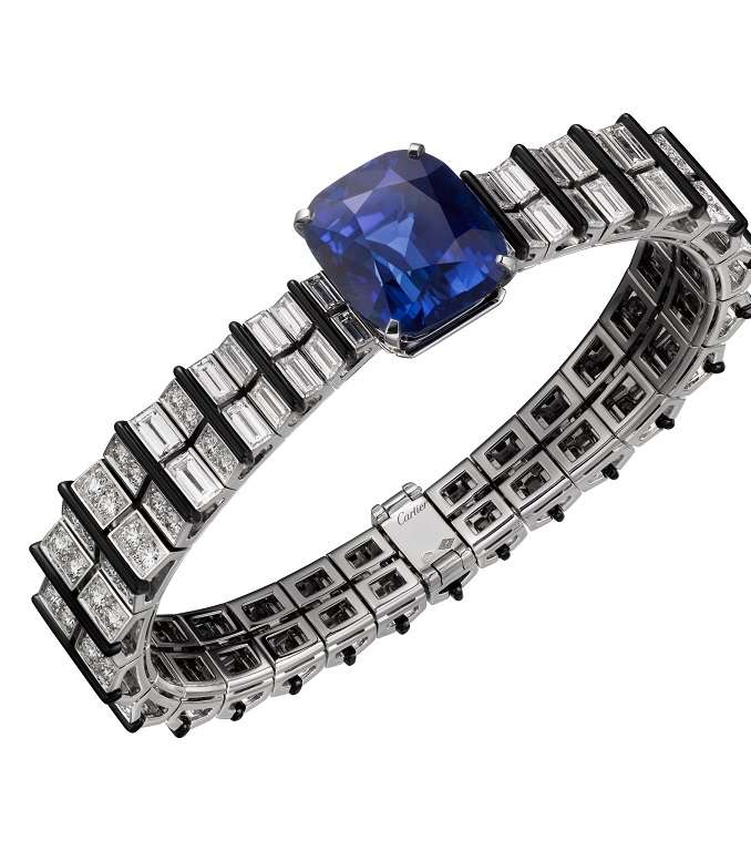 سوار أليجوري مصنوع من الذهب الأبيض، حجر واحد من الياقوت  الأزرق السيريلانكي من مجموعة Cartier Magicien
