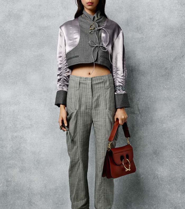موضة السروال المقلم اي Stripes من JW Anderson