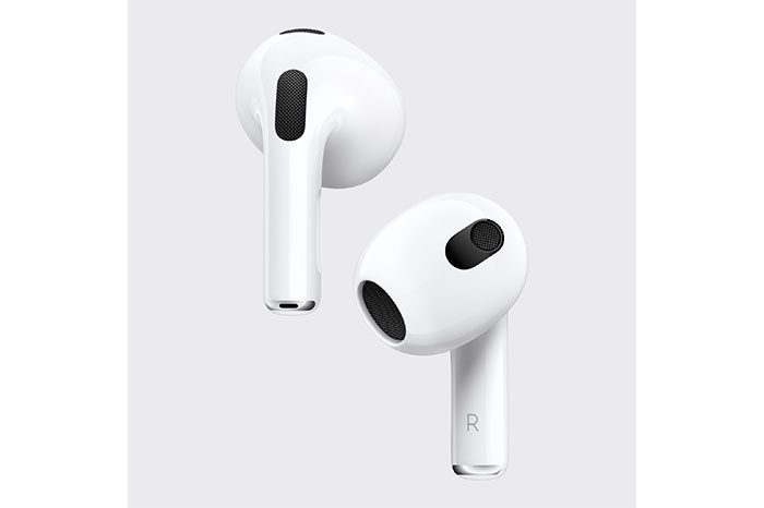 يتميز تصميم AirPods الجديد بالخفة والانسيابية،