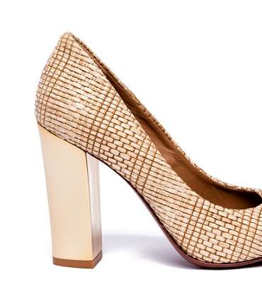 تميّزي في ربيع 2013 مع أحذية Tory Burch