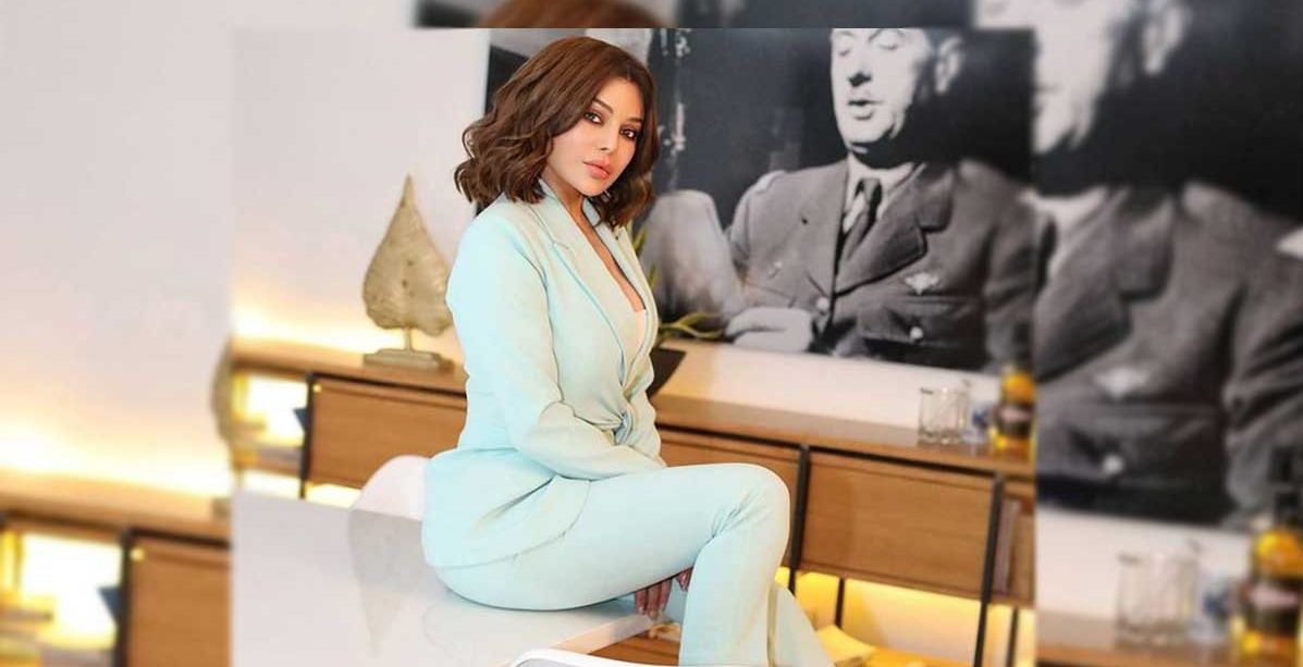 نجمات عربيات ارتدين البدلة الذكورية