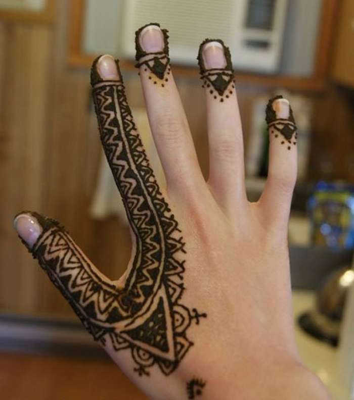 صور اجمل نقش حناء يمني للعروس