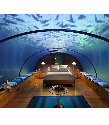 غرفة نوم على شكل نفق من الماء والأسماك