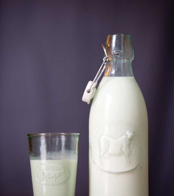 فيتامنيات الحليب مميّزة للشفاه 