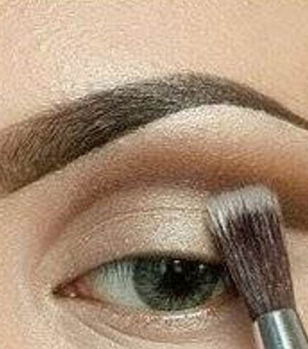 خطوات مكياج اصفر سموكي