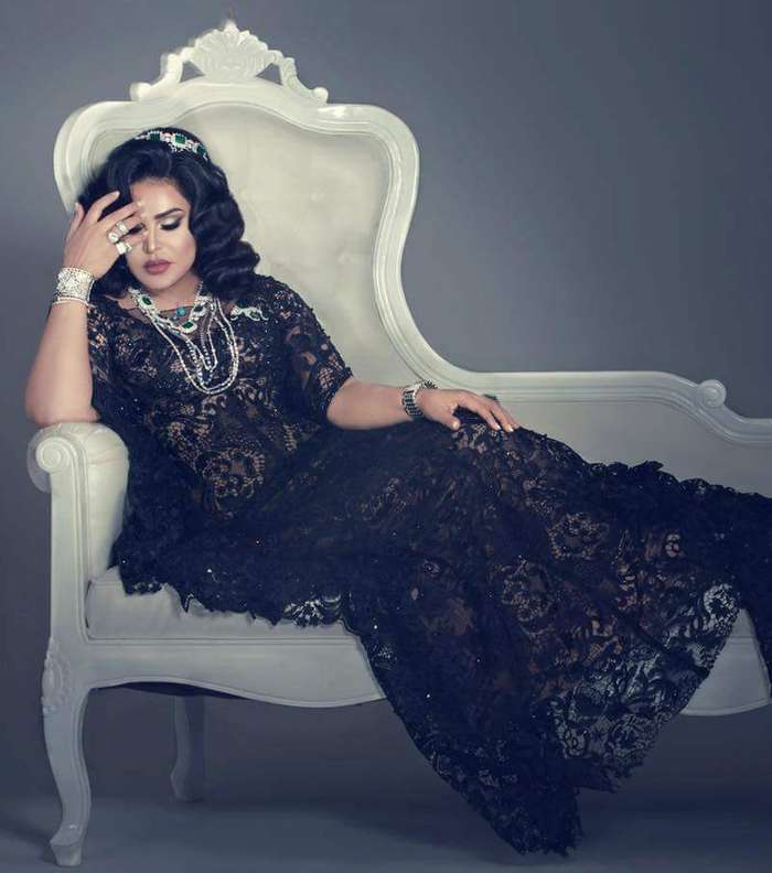تصفحي موديلات وفساتين فنانات خليجيات