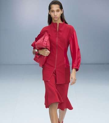 تعرفي على اخر صيحات الموضة مع مجموعة علامة Salvatore Ferragamo لصيف 2017