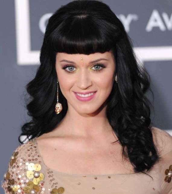 2010: الغرّة الكثيفة التي وصلت إلى منتصف الجبين